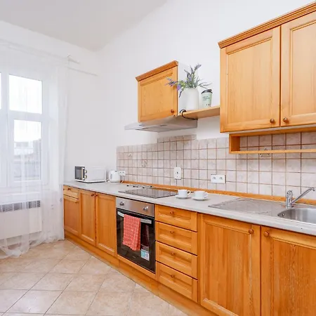Cozy & Modern Near Center - Argentinska Praha